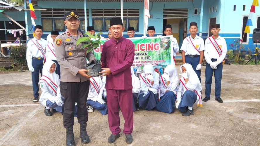 Polsek Pelangiran Gaungkan Semangat Hijau dan Anti-Narkoba