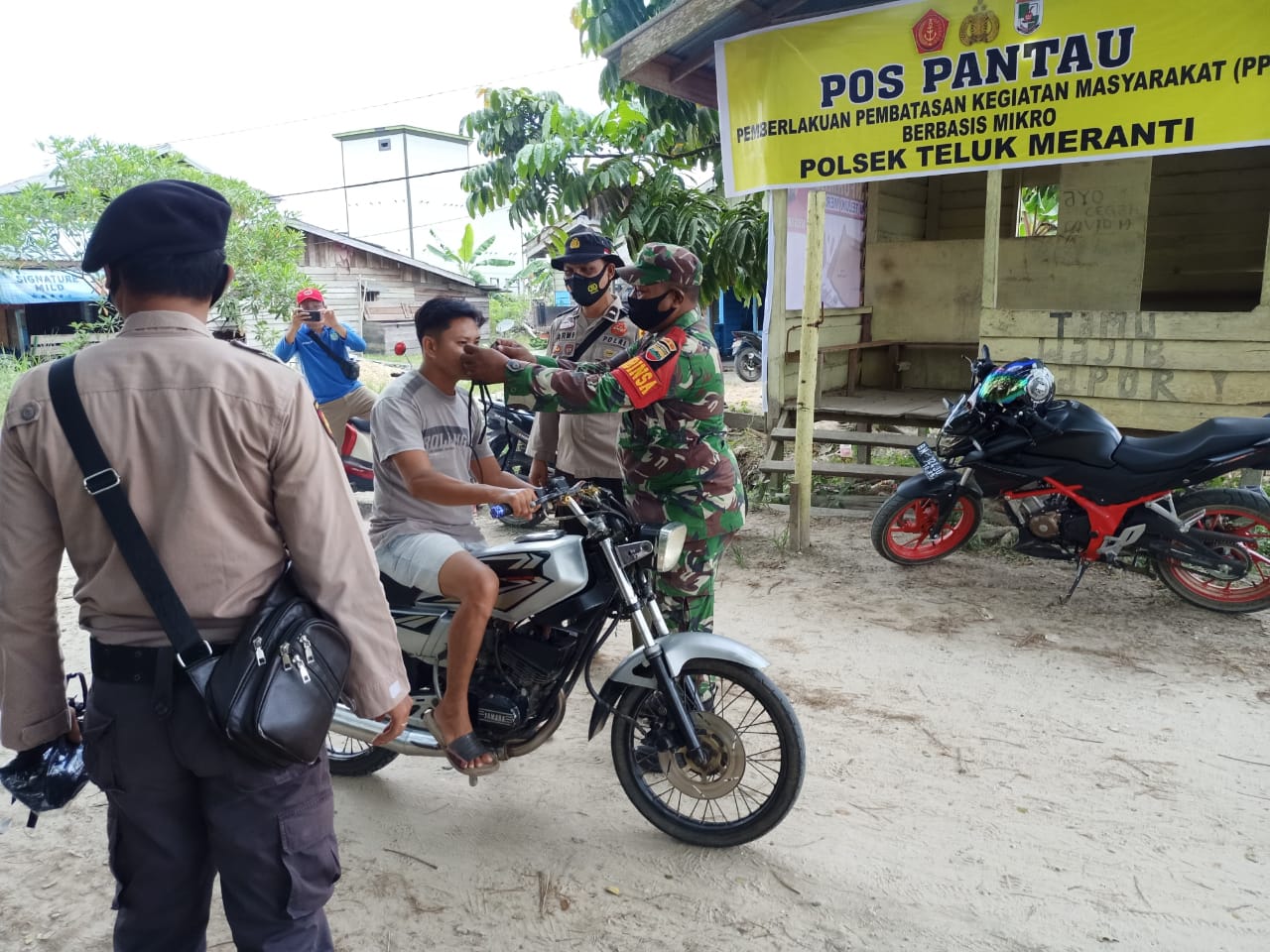 Polsek Teluk Meranti Kembali Gelar Pengawasan Prokes di Posko PPKM