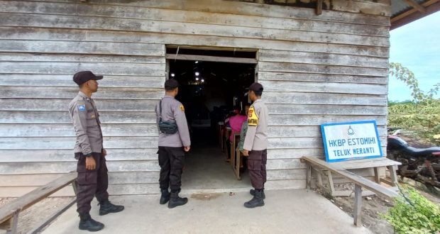 Pengamanan Gereja Terus dilaksanakan Polsek Teluk Meranti