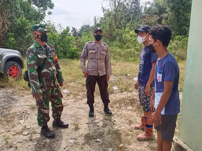 Polsek Kerumutan Gelar Patroli Cegah Karhutla Bersama TNI