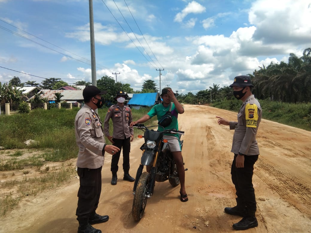 Antisipasi Covid-19, Polsek Teluk Meranti Terus Imbau Masyarakat Terapkan Prokes