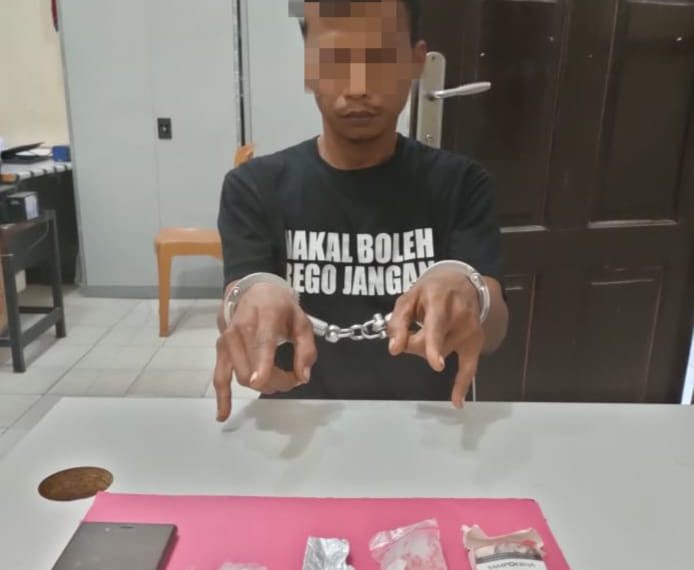 Resnarkoba Polres Kampar Tangkap Tersangka Pengedar Shabu di Desa Kualu Nenas Tambang