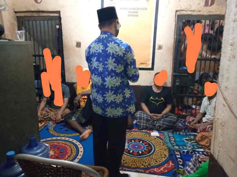 Tahanan Di Polres Inhil Diberikan Pembinaan Rohani dan Mental