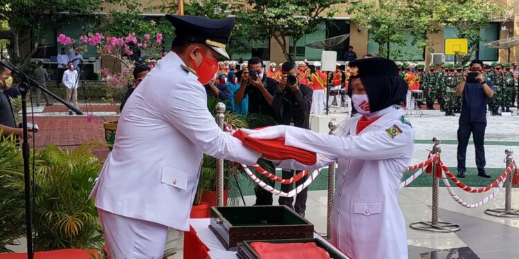 Upacara HUT RI ke-75 tingkat Kabupaten Kampar Berlangsung Khidmat dengan Protokol Kesehatan
