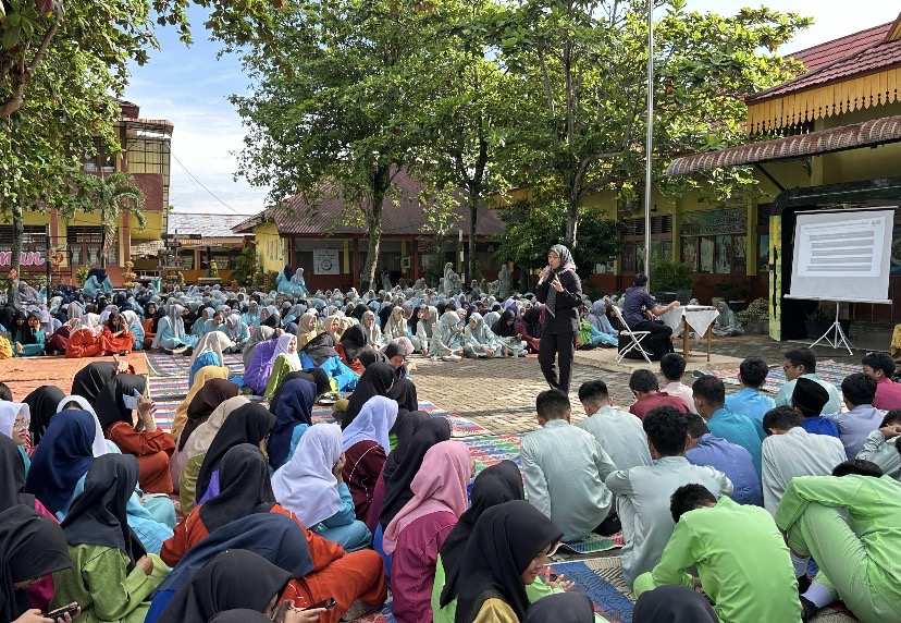 Satgaswil Densus 88 Riau Gelar Vaksinasi dan Sosialisasi Pencegahan Paham Intoleransi, Radikalisme, Ekstremisme, dan Terorisme di SMAN 5 Pekanbaru