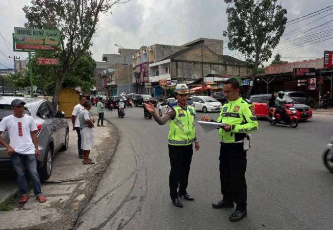 Hendak Salip Truk, Pengendara Motor di Pekanbaru Ini Tewas