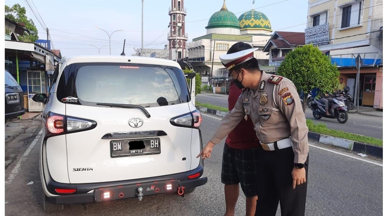 Satlantas Polres Inhu Tertibkan Aksesoris Lampu Kendaraan Yang Berlebihan