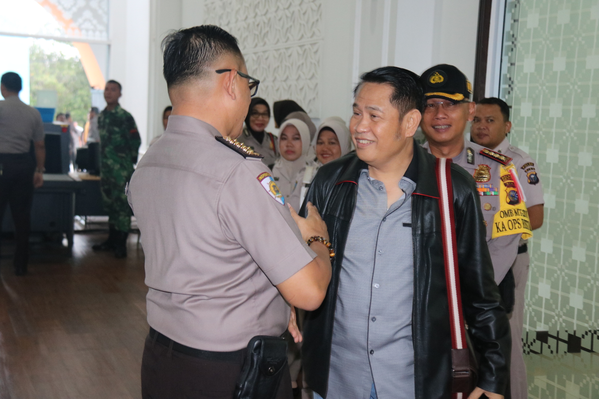 Irwasda Polda Riau Antar Keberangkatan Kombes Pol. Drs. Suwarno SH