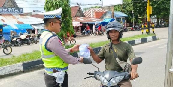 Tingkatkan Keselamatan Berlalu Lintas, Unit Lantas Polsek Tualang Berikan Imbauan Kepada Masyarakat