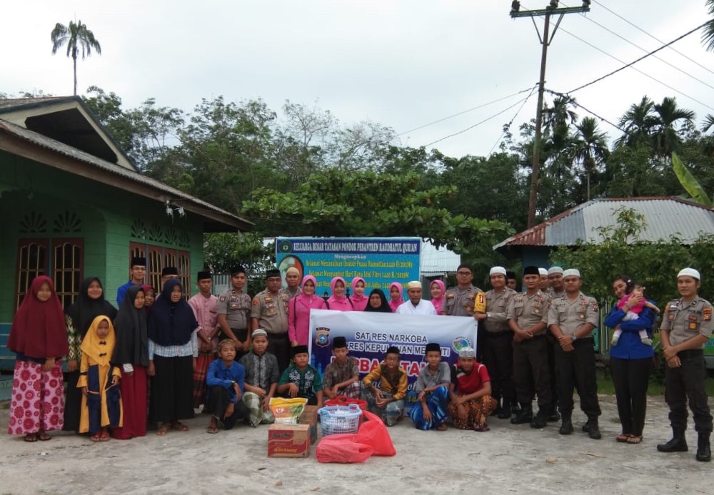 Sat Narkoba Polres Meranti Sosialisasi Narkoba & Bagikan Takjil Di Ponpes Raudatul Qur