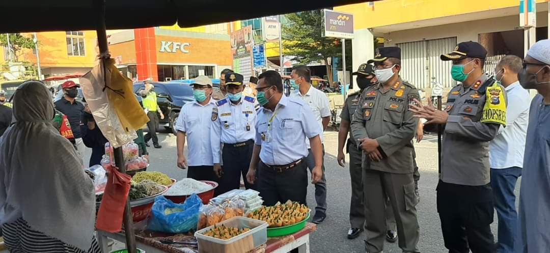 Forkopimda Kabupaten Kampar Tinjau Aktivitas Pasar Ramadhan di Kawasan Pasar Atas Bangkinang