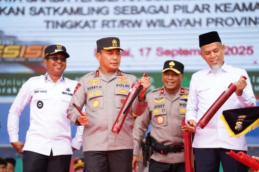 Aktifkan Satuan Keamanan Lingkungan, Kapolda Riau Pimpin Apel Green Satkamling di Dumai