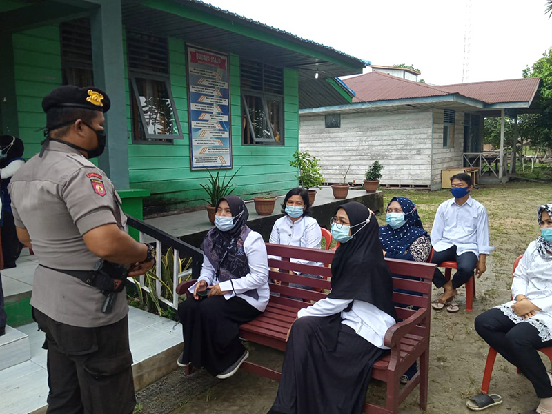 Polsek Teluk Meranti Beri Edukasi Masyarakat Terkait Penerapan Prokes