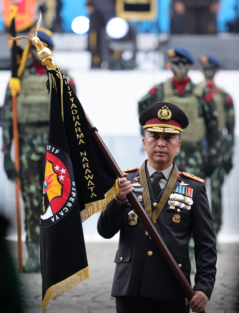 Presiden Hadiahi Penghargaan Nugraha Sakanti Kepada Divisi Humas Polri dan Enam Satker Lainnya