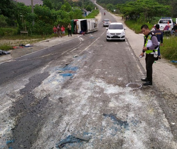 Bus Kecelakaan Tunggal di Jalur Lintas Timur