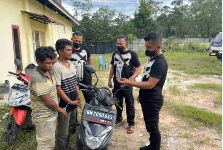 Warga Umban Sari Tangkap Tangan Pelaku Curanmor Spesialis Kunci T
