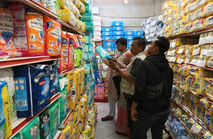 Bersama Disperindag, Polres Meranti Lakukan Pengecekan dan Pengawasan Mamin Kadarluarsa