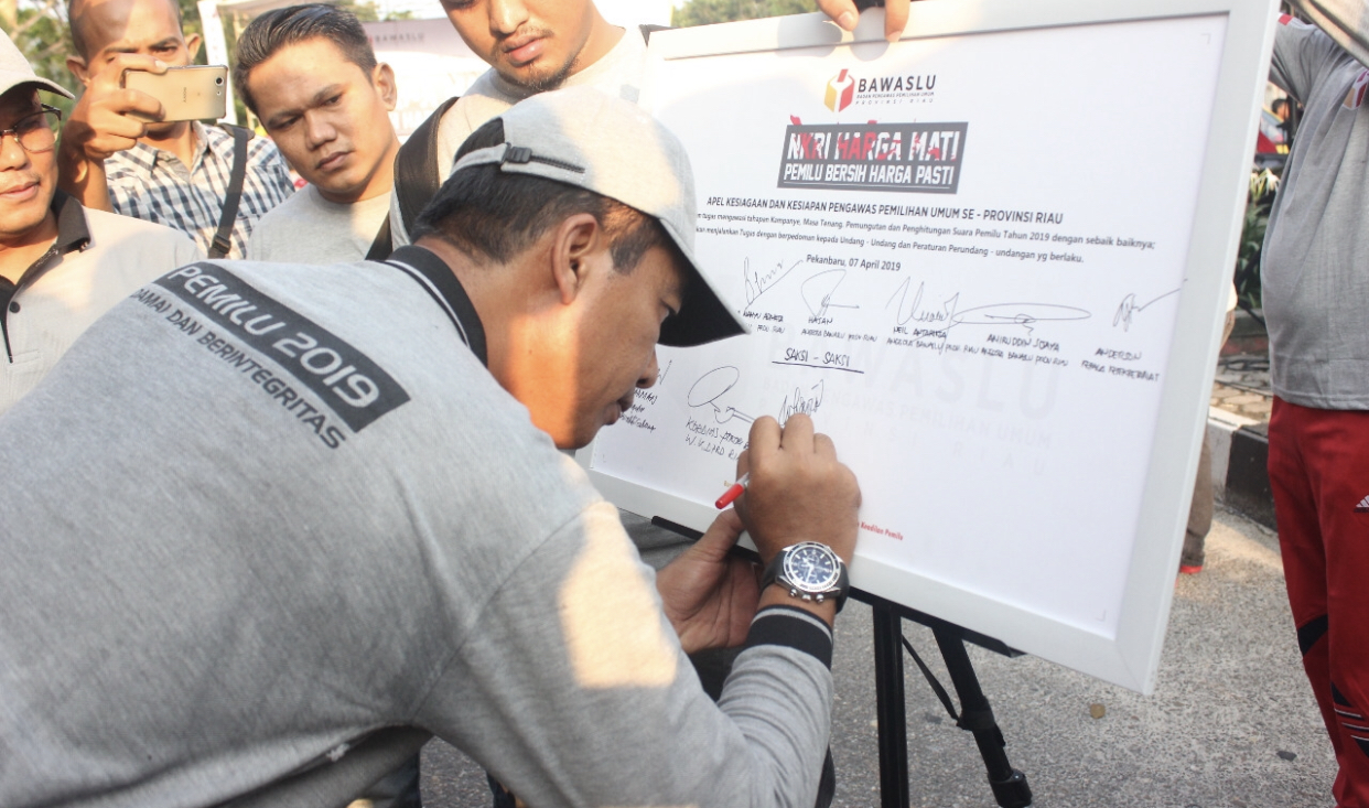 Wakapolda Riau Hadiri Apel Kesiagaan Pemilu se-Provinsi Riau