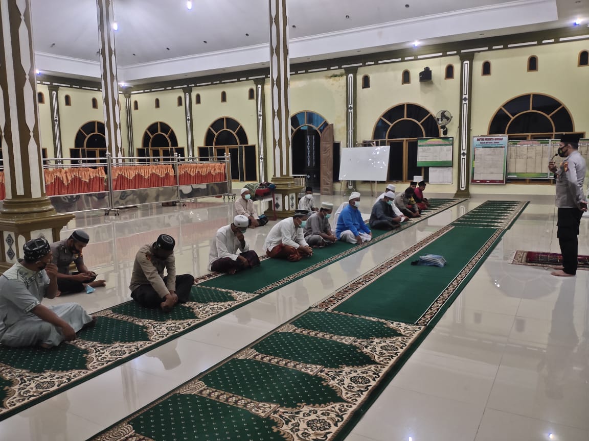 Safari Shubuh Keliling, Kapolsek Kepenuhan Himbau Kamtibmas dan Terapkan Prokes