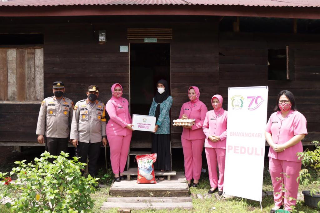 HKGB Ke-70, Kapolres dan Ketua Bhayangkari Meranti Gelar Bhakti Sosial di Madrasah An Nur Adhuha