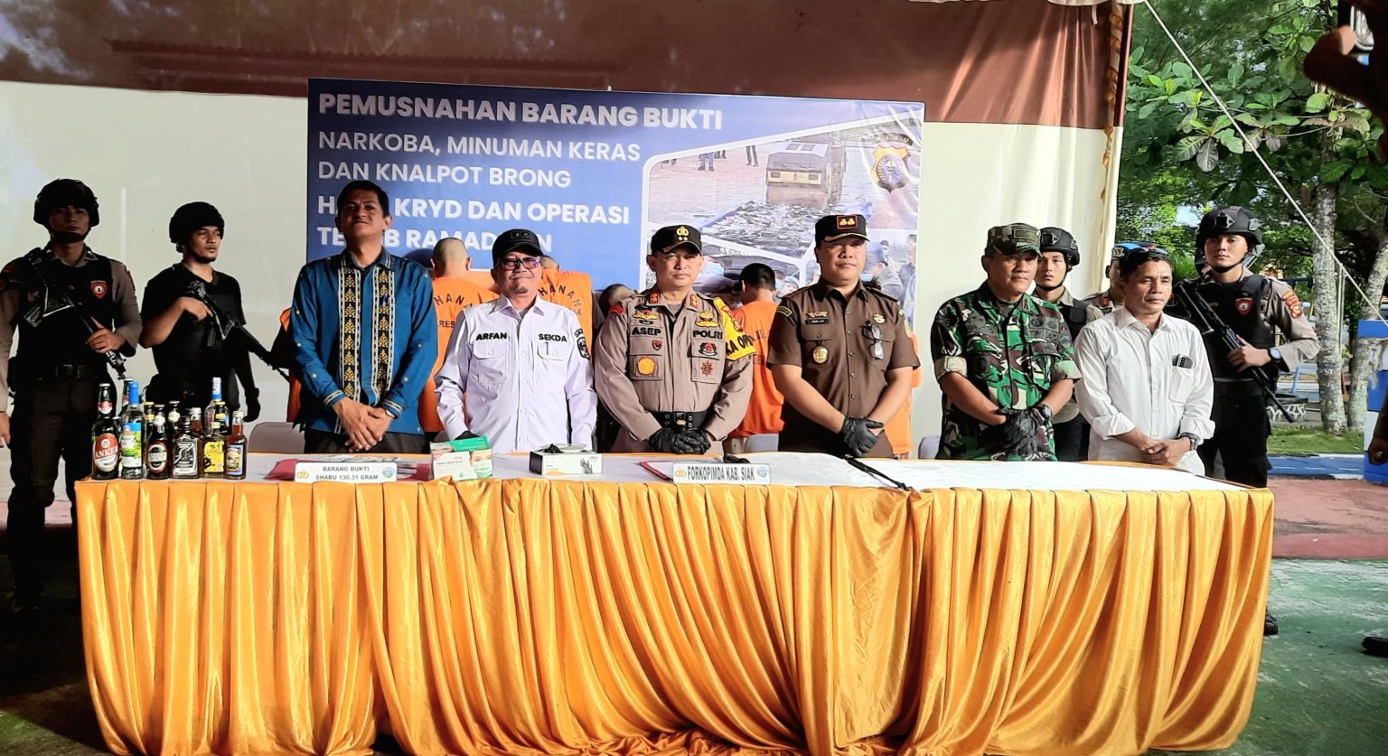 Polres Siak Lakukan Apel Gelar Pasukan Operasi Ketupat dan Pemusnahan Barang Bukti