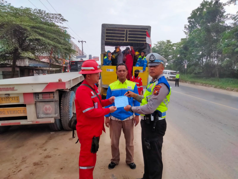 Satlantas Polres Pelalawan mulai Tertibkan Mobil Barang Disulap Angkutan Karyawan