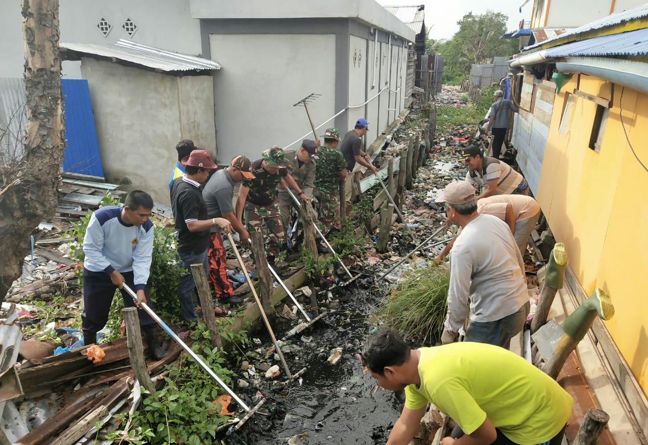 Bersama-sama jaga kebersihan kecamatan kateman