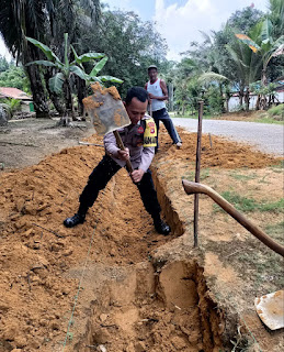 Bhabinkamtibmas Polsek Kerumutan Sampaikan Pesan Damai Pilkada 2024 