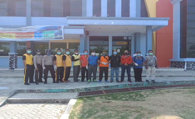 Pelabuhan BSSR Ditutup, Polsek Bantan Manfaatkan Momentum Untuk Bersih-Bersih