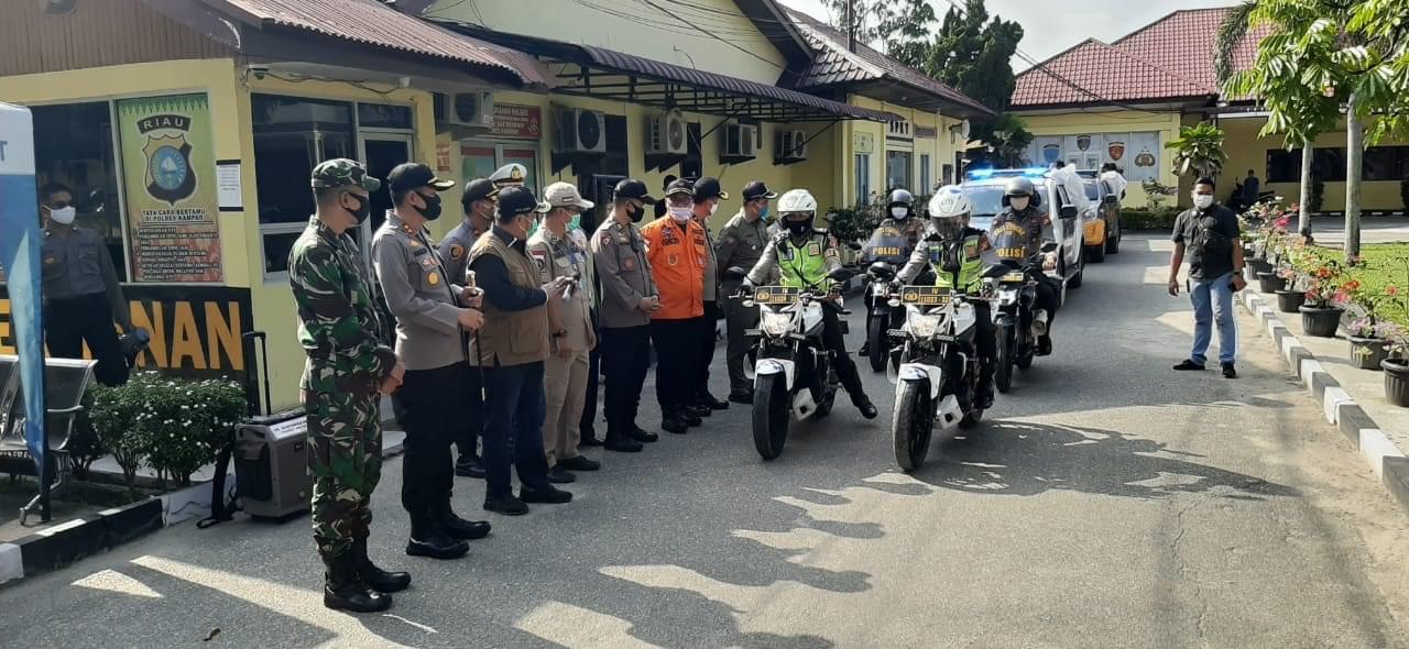 Bupati Kampar Bersama Kapolres dan Kasdim Lepas Tim Gabungan Penyemprotan Desinfektan