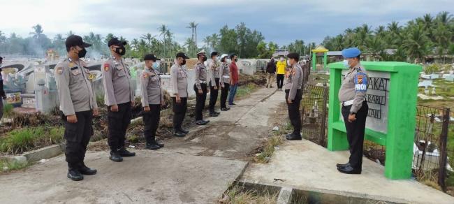 Polisi Kawal Kegiatan Ceng Beng di Selatpanjang