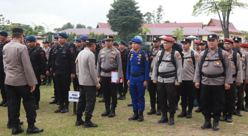 Polda Riau Melaksanakan Apel Pengecekan Personil PAM TPS ,Siap sukseskan Pilkada Riau 2024