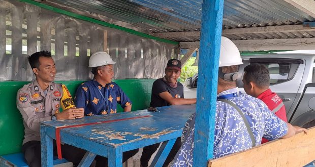 Sejumlah Personil Polsek Teluk Meranti Giatkan Jumat Curhat