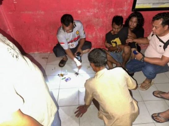 Kerap Edarkan Sabu di Madrasah Al-Falah, 2 Pria Diringkus Polsek Batang Gansal