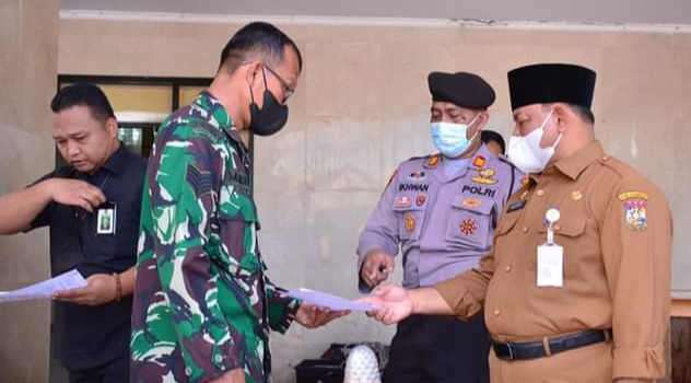 Tinjau Persiapan Upacara HUT RI Ke-76, Sekdakab Kampar: Kita Pastikan Prokes Ketat