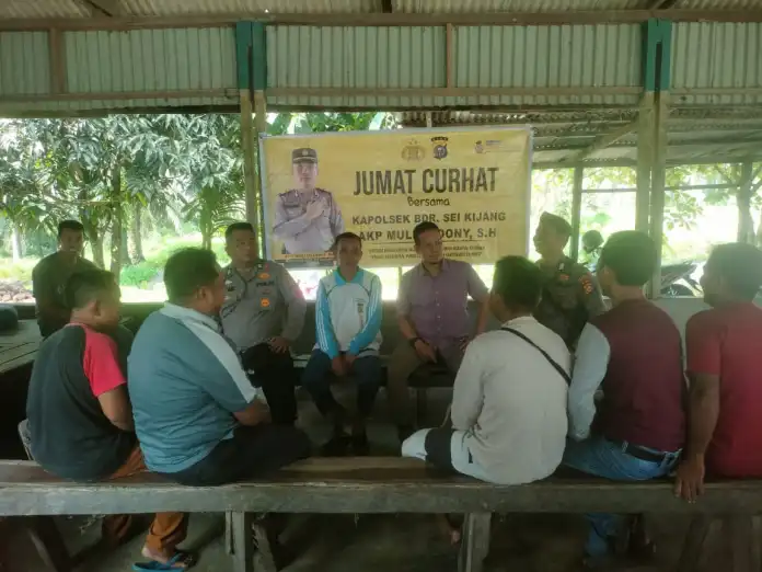 Dengar Curahan Hati Warga, Polsek Bandar Sei Kijang Giatkan Jumat Curhat