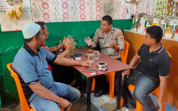 Bersama Tokoh Agama, Bhabinkamtibmas Ajak Ustadz Serukan Pilkada Damai