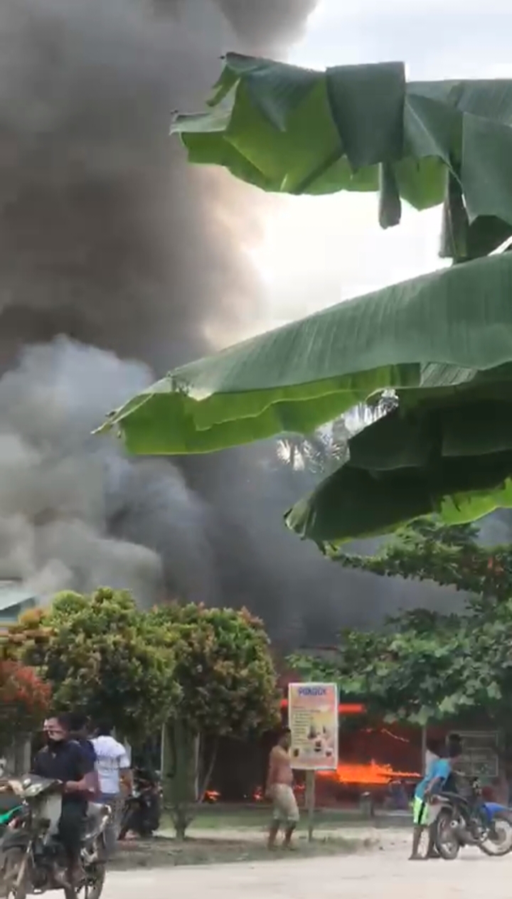 Dua Rumah Dan Dua Kios DilahapÂ  Sijago Merah Di Muara Dilam, 700 Juta Lesap, Aksi Personil Polsek Kuntodarussalam Layak Diapresiasi