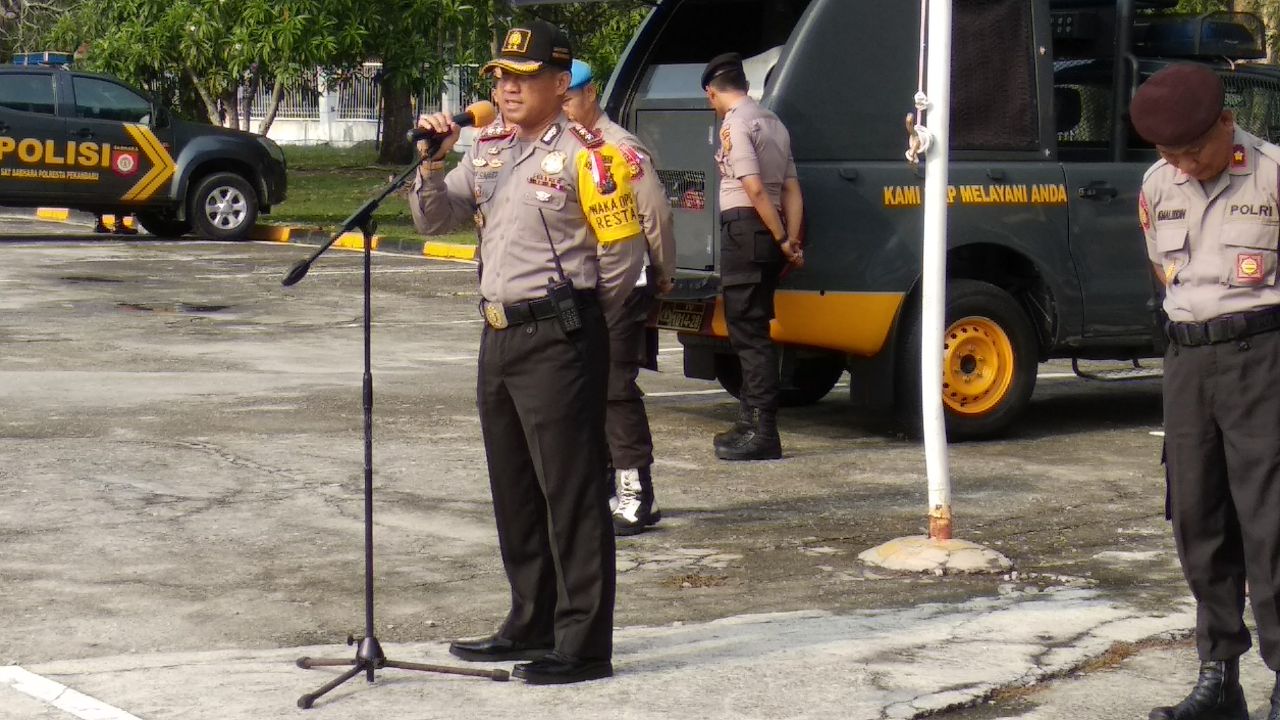 Personil Polresta Pekanbaru Laksanakan Apel Pengamanan Unras di DPRD Prov Riau