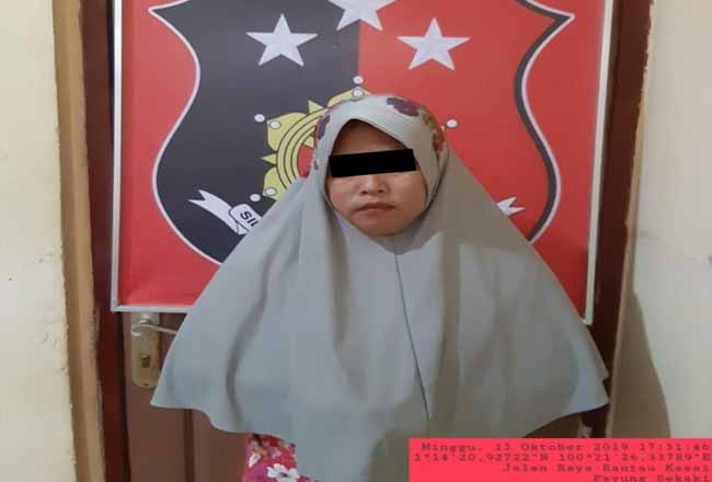 Istri Diringkus Polisi Saat Antar Shabu Ke Pembeli, Suami Kabur Dan Menjadi DPO