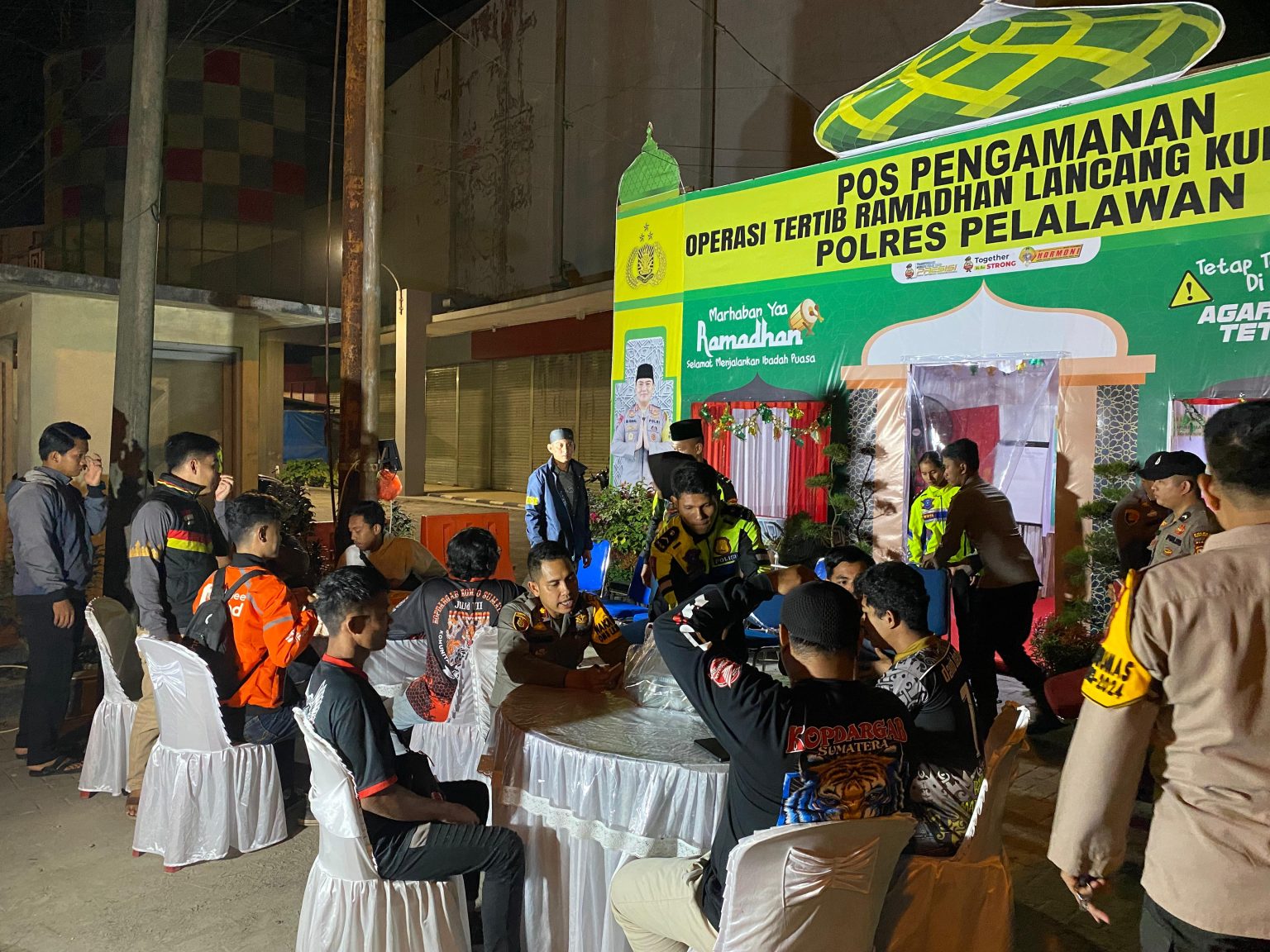 Waka Polres Pelalawan Gelar Sahur On The Road Bersama Komunitas Motor