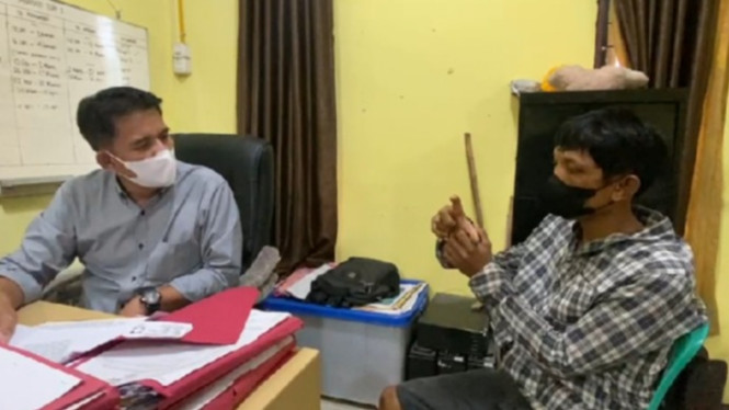Mengaku Dapat Bisikan Gaib, Ayah di Rumbai Gorok Leher Anaknya