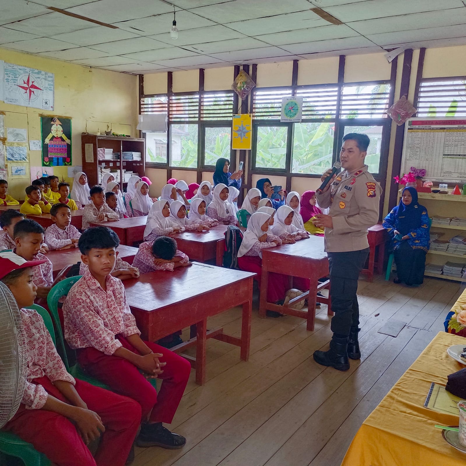 Kapolsek Sungai Batang Silaturahmi dan Ingkatkan Stop Bullying pada Siswa Sekolah