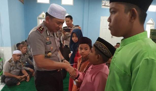 Polres Kepulauan Meranti Salurkan Zakat Profesi Personel Ke Baznas