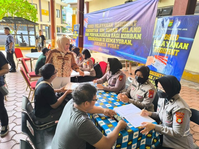 Posko Pelayanan SIM Hilang atau Rusak Dibuka Bantu Warga Korban Kebakaran di Kemayoran