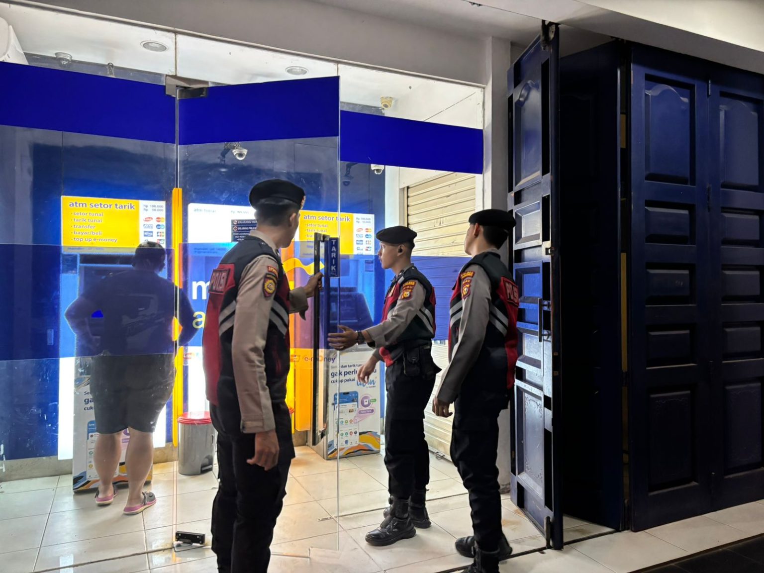 Satgas Preventif Polres Kuansing Laksanakan KRYD Patroli Blue Light Tingkatkan Kamtibmas Pasca Pilkada