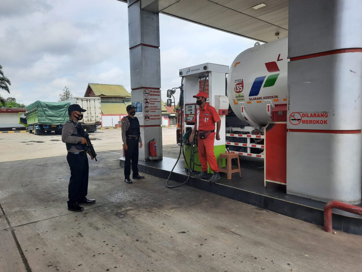 Patroli Blue Light Polsek Ukui Untuk Antisipasi Kejahatan di Masyarakat