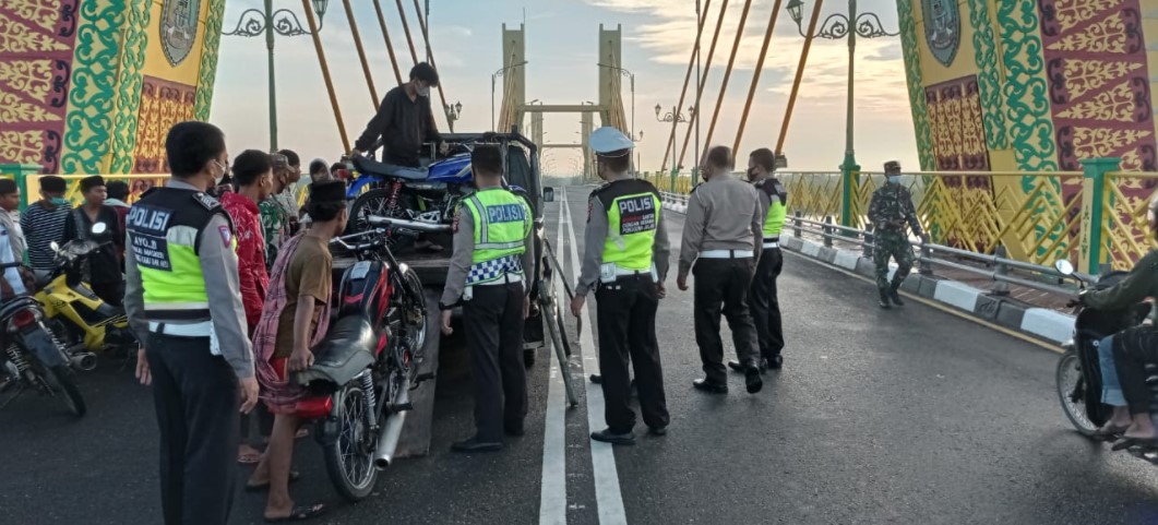 Personel Unit Lantas Polsek Bangko Gelar Patroli Antisipasi Balap Liar