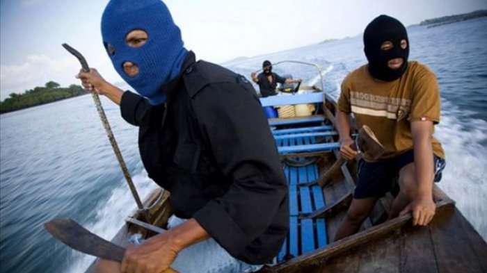 Perompak Bersenjata Gunakan Topeng Sikat Uang 94 Juta Milik Pedagang di Perairan Inhil