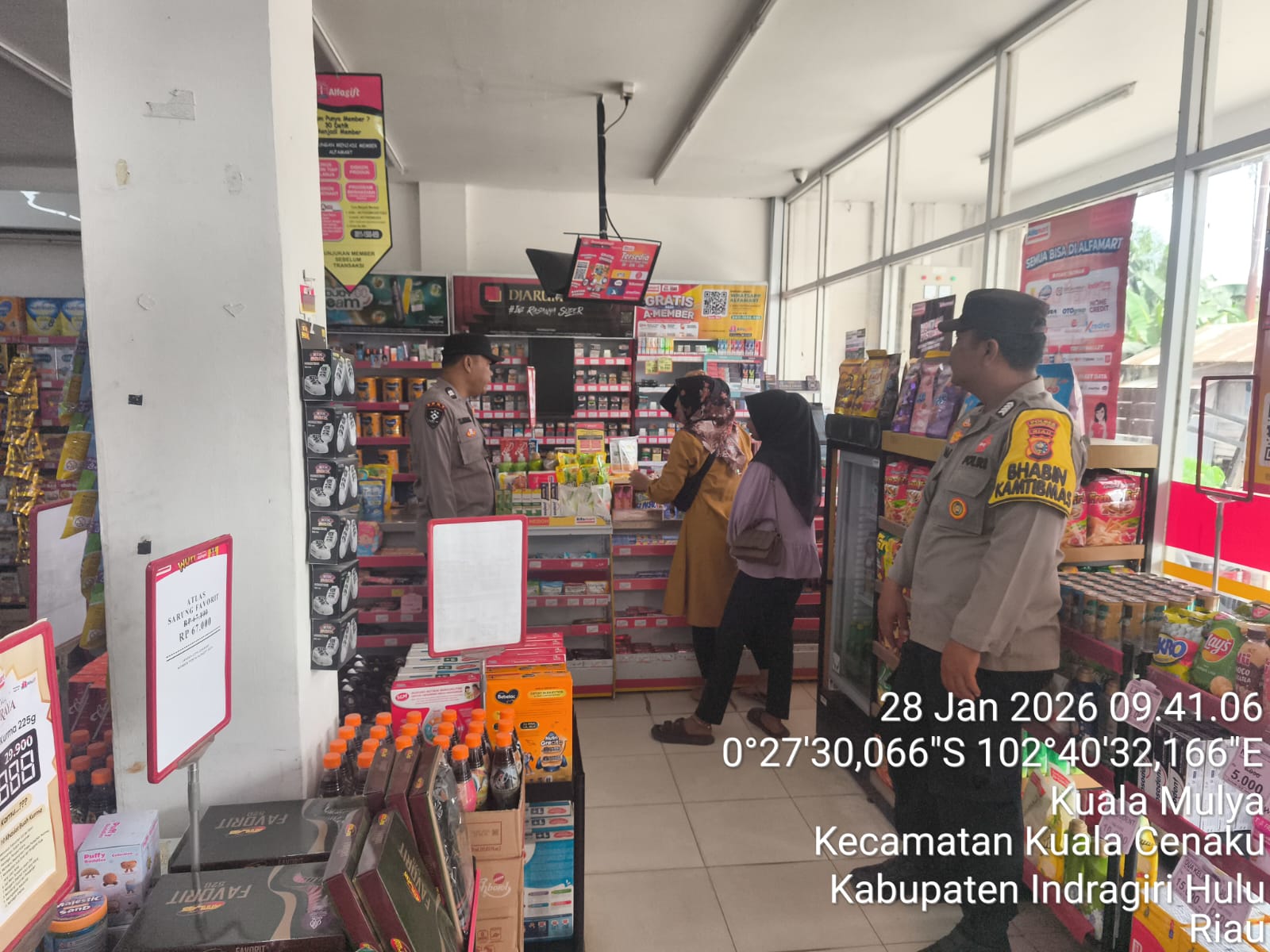 KRYD Polsek Kuala Cenaku Jaga Pasar Tetap Aman, Kapolres Inhu Tegaskan Komitmen Ciptakan Kamtibmas Kondusif